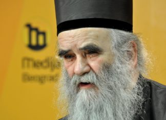 Истраживања показују да већина у Црној Гори сматра да се власт неоправдано меша у црквена питања – Црква не жели радикализацију, истиче митр. Амфилохије