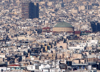 Мигранти у Грчкој пале православне иконе и траже забрану црквених звона