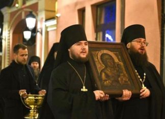 Борба руских свештеника – ноћним литијама против коронавируса