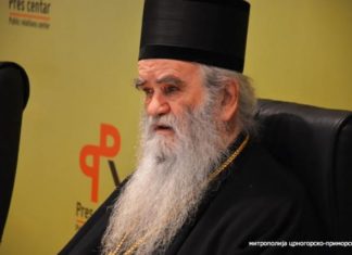 МИТРОПОЛИТ АМФИЛОХИЈЕ: Настављамо борбу против оба вируса