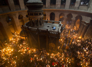 БЛАГОДАТНИ ОГАЊ ИЗ ЈЕРУСАЛИМА У МОСКВИ И ДРУГИМ ПРЕСТОНИЦАМА ПРАВОСЛАВЉА