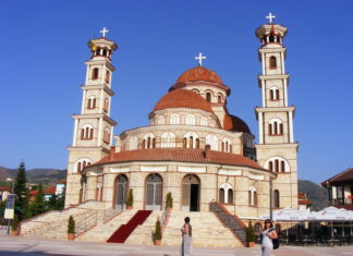 ПОЛА МИЛИОНА ПРАВОСЛАВНИХ АЛБАНАЦА: Нећете веровати где се моле, а имају и једну од најлепших православних цркву на свету!