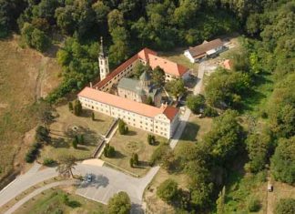 Манастир Ново Хопово