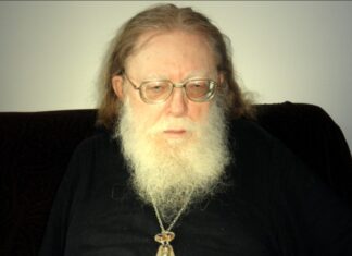 Архимандрит Рафаило КАРЕЛИН: Телевизор нас је лишио дома и претворио га у позоришну салу