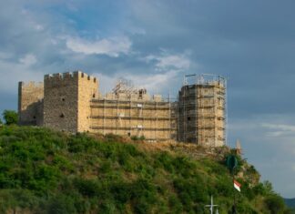 Рамска обала: Природни феномен, келтско светилиште и Трајанова Ледерата