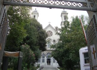 ДАНКО СТРАХИНИЋ: „Остаци мача“ – хришћани у савременој Турској