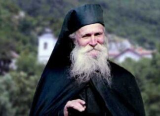 Старац Тадеј ВИТОВНИЧКИ: Тешко је Богу да нам се јави када је човек као разбијено огледало у коме се и духовне поруке различито и увек фрагментарно преламају