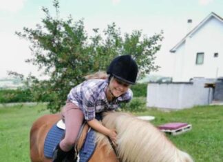 ШУМАДИЈСKА ОАЗА ПОДНО БУKУЉЕ Терапија уз коње за душу и тело