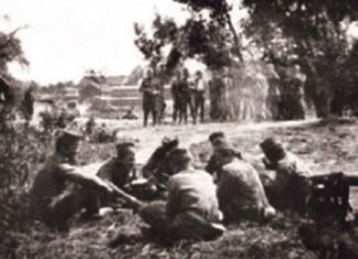 СРПСКА ВОЈСКА НЕ ПУЦА НА ЦРКВЕ: Француским морнарима нису дозволили да оборе рефлектор окачен на звоник панчевачке богомоље