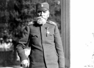 КРАЉ ПЕТАР ЖИВ УШАО У ЛЕГЕНДУ: Појава „чича Пере“, како га је звао народ, нa фронту је учинила право чудо