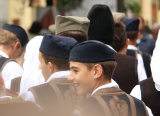 Зашто се Срби презивају на –ић