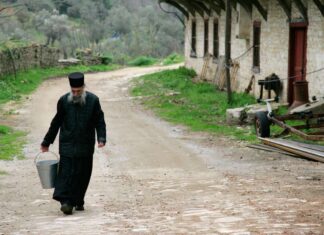ЕПИСКОП КОЈИ ЈЕ ОСТАВИО СВОЈ ТРОН и запослио се као обичан радник