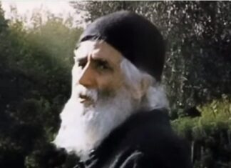 Преподобни Пајсије Светогорац: Родитељи не гледају да децу испуне нечим, него их остављају празнима