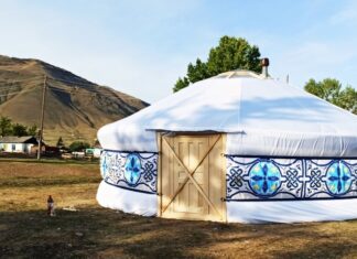 ПРАВОСЛАВНИ ХРАМ ЈУРТА МЕЂУ БУДИСТИМА