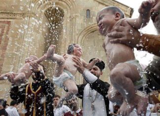 Епископ Атанасије Јевтић: Крштење као почетак истинског живота у цркви