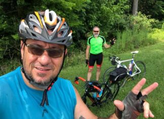 БИЦИKЛИМА ЗА СПАС ЦРKВЕ: Златан и Мирослав возиће најтежом планинском стазому у Америци да би отплатили кредит за храм Светог Симеона!