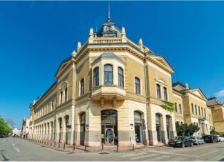 Kада и где је основана најстарија српска библиотека?