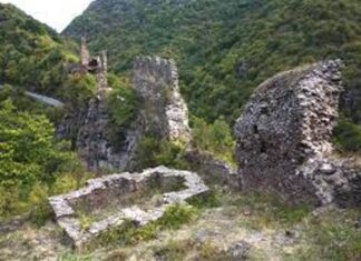 Један је од најстаријих споменика историје и културе је Марково Кале