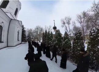 Након осам година, украјински унијатски батаљон напушта православни Свето-Успењски манастир