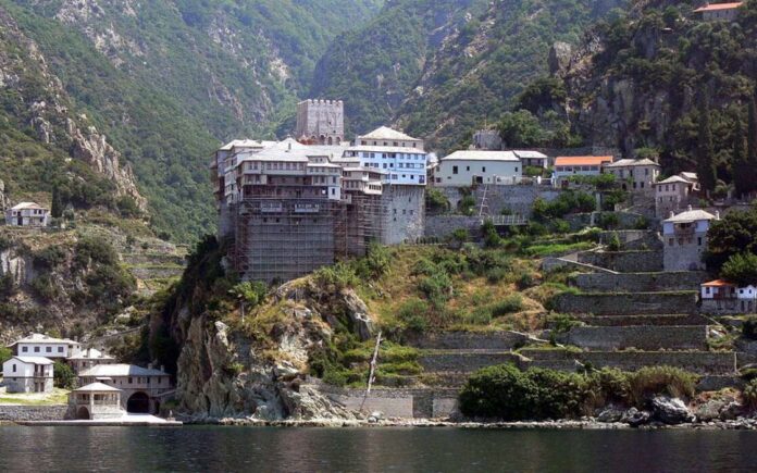 1024px-07Athos_St_Dionysius02