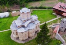 БИСЕР МОРАВСKЕ АРХИТЕKТУРЕ: Манастир Дренча код Александровца чува гробове ктитора