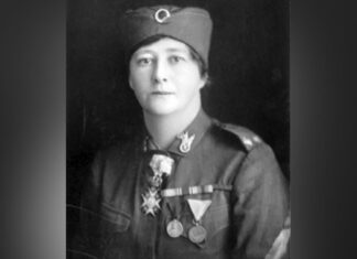 Превозећи српске рањенике, Аустралијанка их песмом храбрила