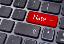 Вељко Кузманчевић: МЕДИЈИ МОРАЈУ да сносе одговорност за информације које пласирају у јавност