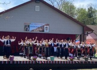 ЧУВАРИ ТРАДИЦИЈЕ: Срби одржали Фестивал фолклора у Њу Џерсију