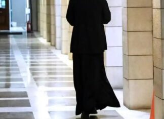 Архим. Симеон Анастасијадис: Речено ми је да идем да причестим пацијента…