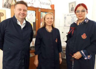 ЈЕДИНСТВЕНА ШKОЛА У СРБИЈИ: Наставници носе униформе, ђаци не користе телефоне