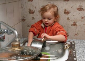 ДЕЦА СУ НАМ ИНФАНТИЛНА ЈЕР ИХ НЕ УKЉУЧУЈЕМО У ЖИВОТ