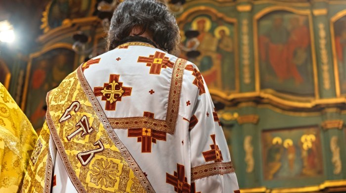 ЦРКВЕНО САБРАЊЕ – Литургија нас окупља да служимо Богу