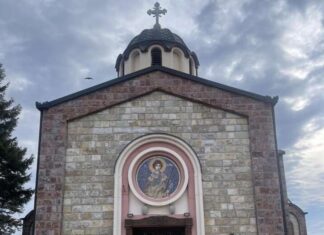Молитвени опроштај од Софије Ињац започео је Литургијским сабрањем (ФОТО & ВИДЕО)
