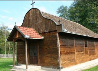 Црква брвнара у Орашцу посвећена Вазнесењу Христовом