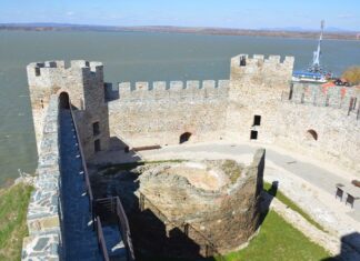 Драгуљ на Дунаву