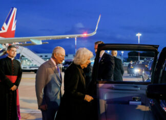 Први пут у Ватикану: Папа и краљ Чарлс III моле се заједно