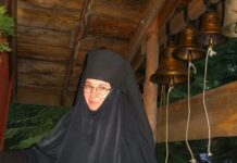 „Љубав према Русији проистицала је из трагања за истинском вером“ Разговор са православном Американком, монахињом Корнилијом (Рис)