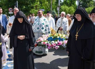 ПРОСЛАВЉЕНА ХРАМОВНА СЛАВА ЦРКВЕ ПРЕНОСА МОШТИЈУ СВЕТОГ ОЦА НИКОЛАЈА У ШИДУ