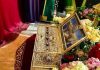 Хулитељи на светињу Мајке Божије